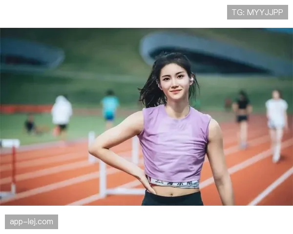 孙悦拎塑料袋买菜，赛场霸气瞬间变邻家大叔