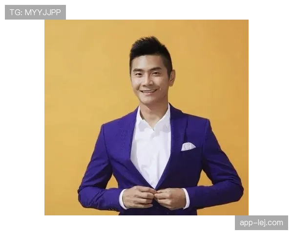 如果把邢傲伟的衣柜端上综艺台，大家会先猜他演技还是银行卡余额